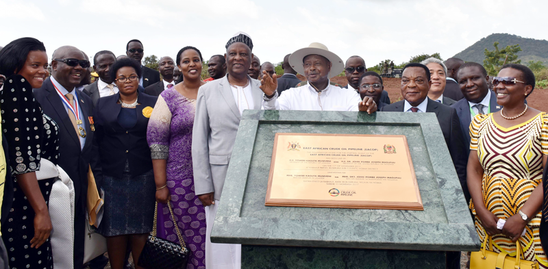 Museveni, TZ Minister Lay Pipeline Stone in Hoima