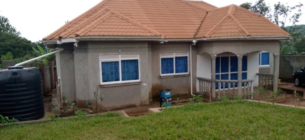 Bungalow For Sale, Kitovu Entebbe Road